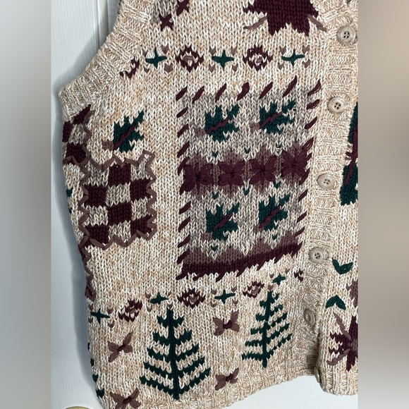 Vintage St. John’s Bay Holiday Sweater Vest Beige Knit Christmas Trees Fair Isle - Picture 3 of 9